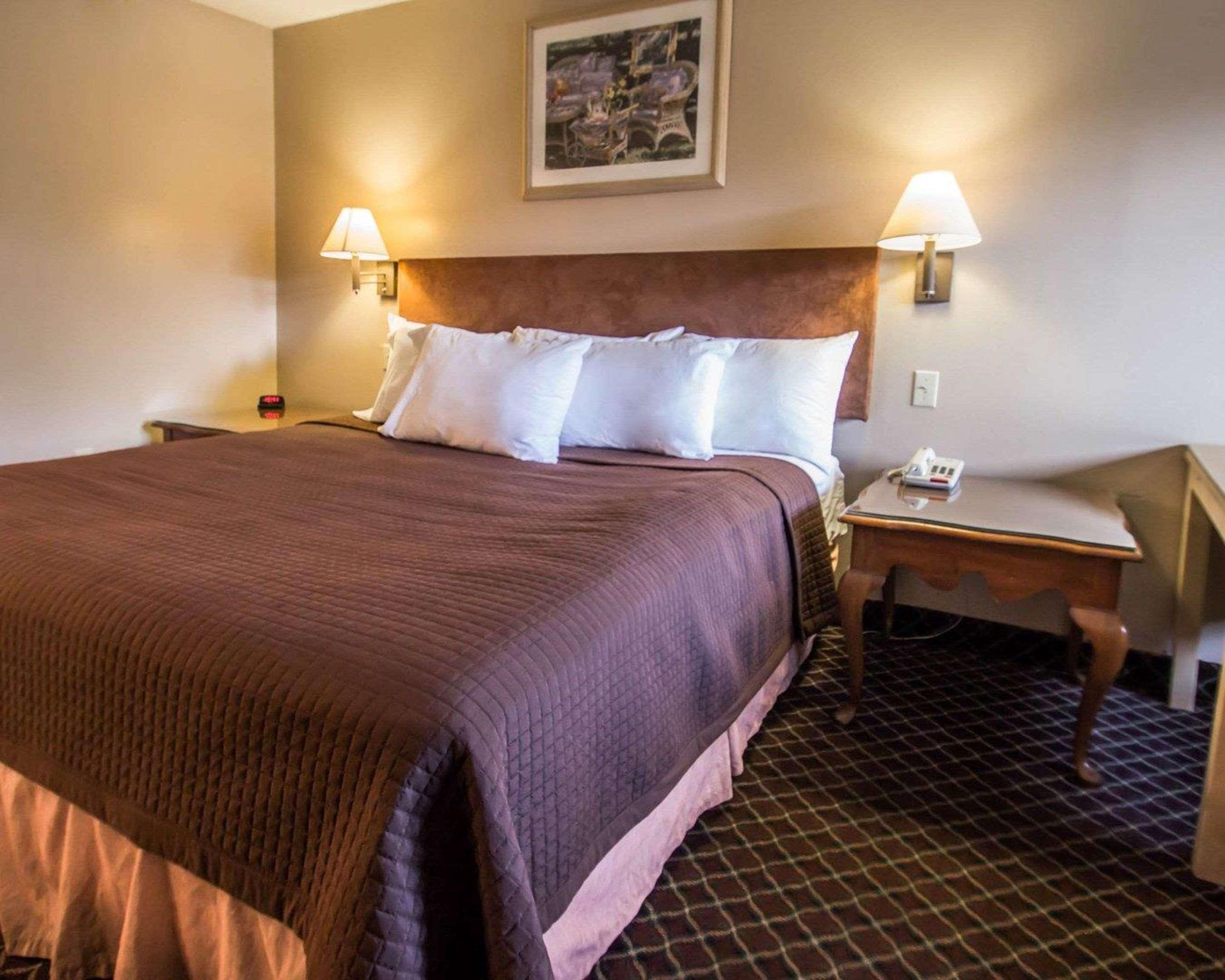 Rodeway Inn Forest City Eksteriør bilde