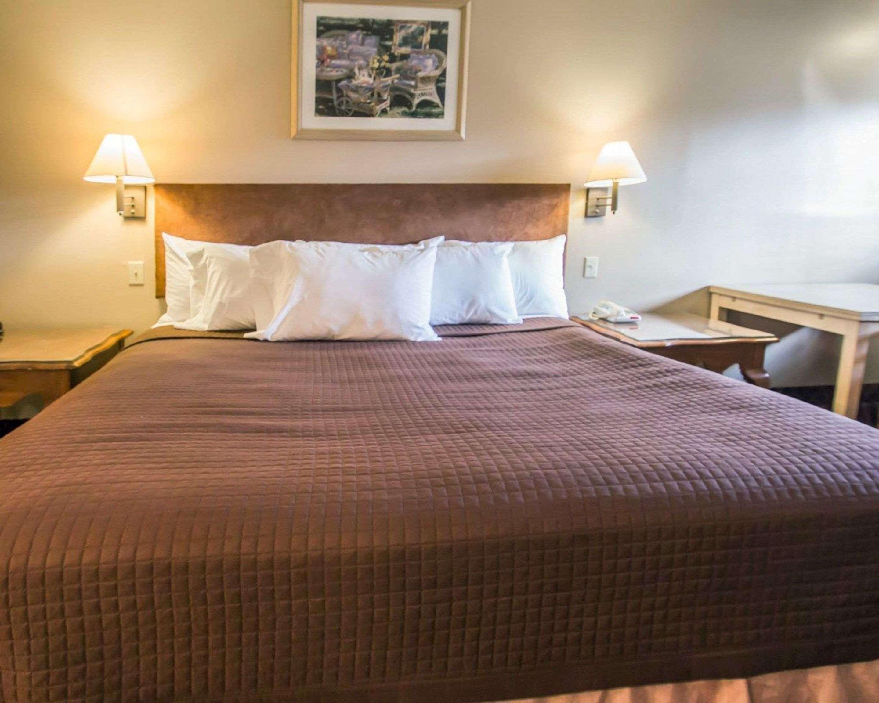 Rodeway Inn Forest City Eksteriør bilde