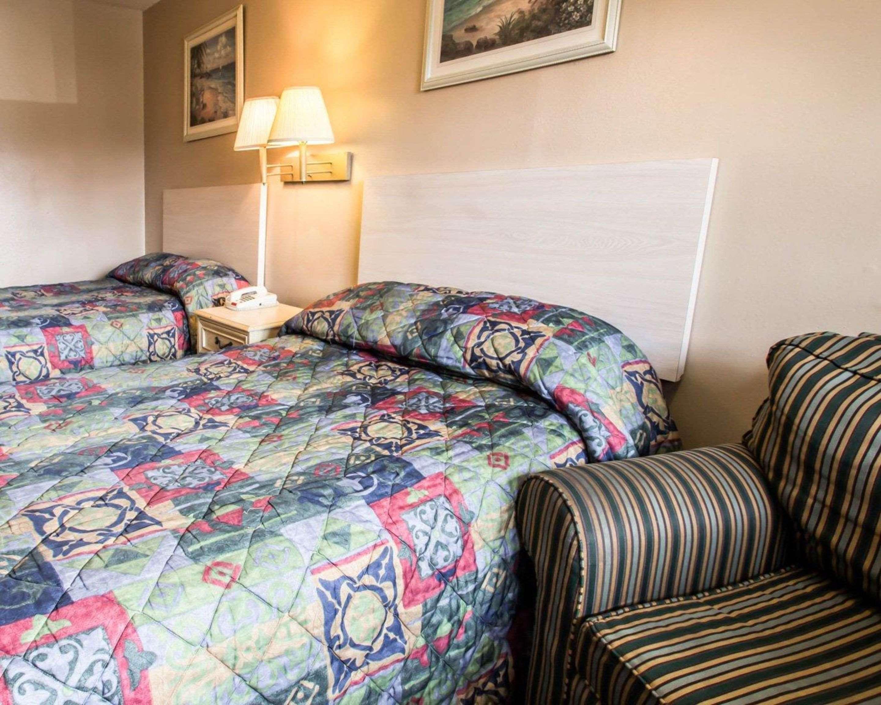 Rodeway Inn Forest City Eksteriør bilde